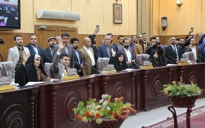 مجلس محافظة النجف الاشرف واالبالغ عددهم رجال 11 والنساء 4يختار رئيس ونائب