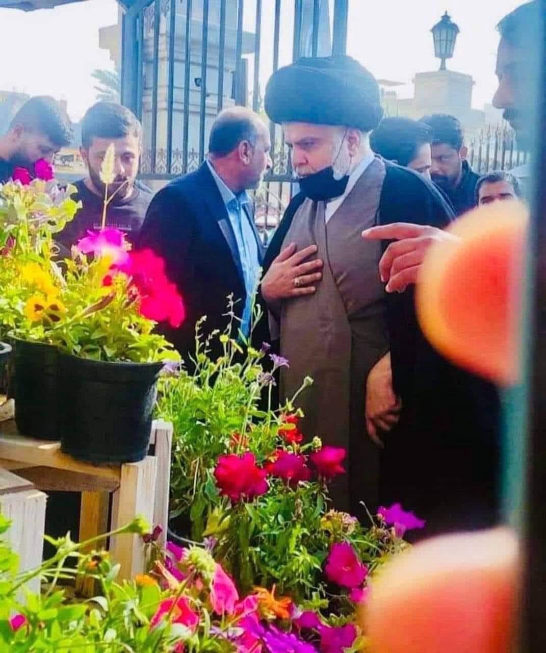 سماحة القائد السيد مقتدى الصدر ( أعزه الله ) يقوم بجولة في احد المشاتل الزراعية في محافظة النجف الأشرف  المكتب الخاص / النجف الأشرف