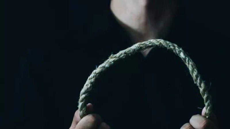 لاسباب غامضة