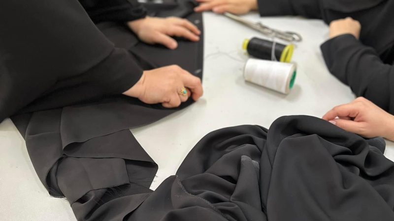 ورشة فن خياطة العباءة النجفية