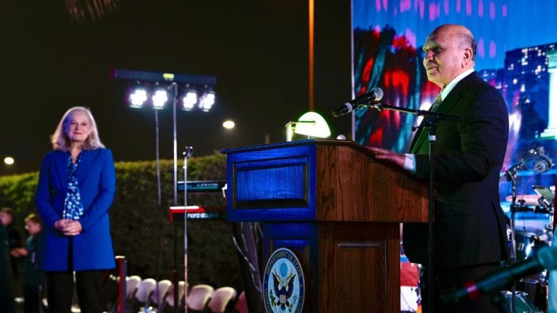 نائب رئيس مجلس الوزراء ووزير الخارجية يشارك في الاحتفال باليوم الوطني الأمريكي في بغداد