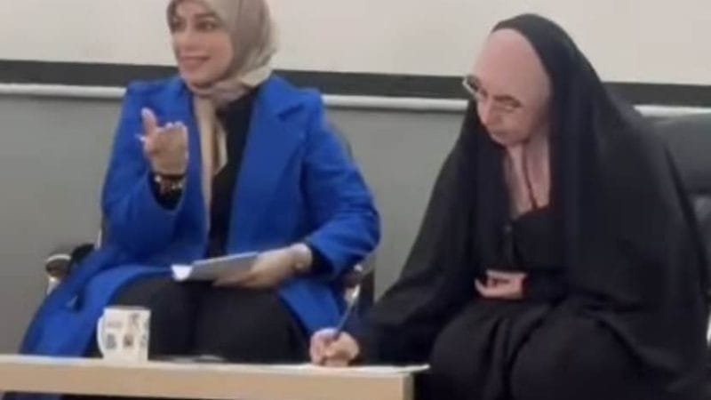 جلسة حوارية حول تعزيز دور المرأة في العملية السياسية