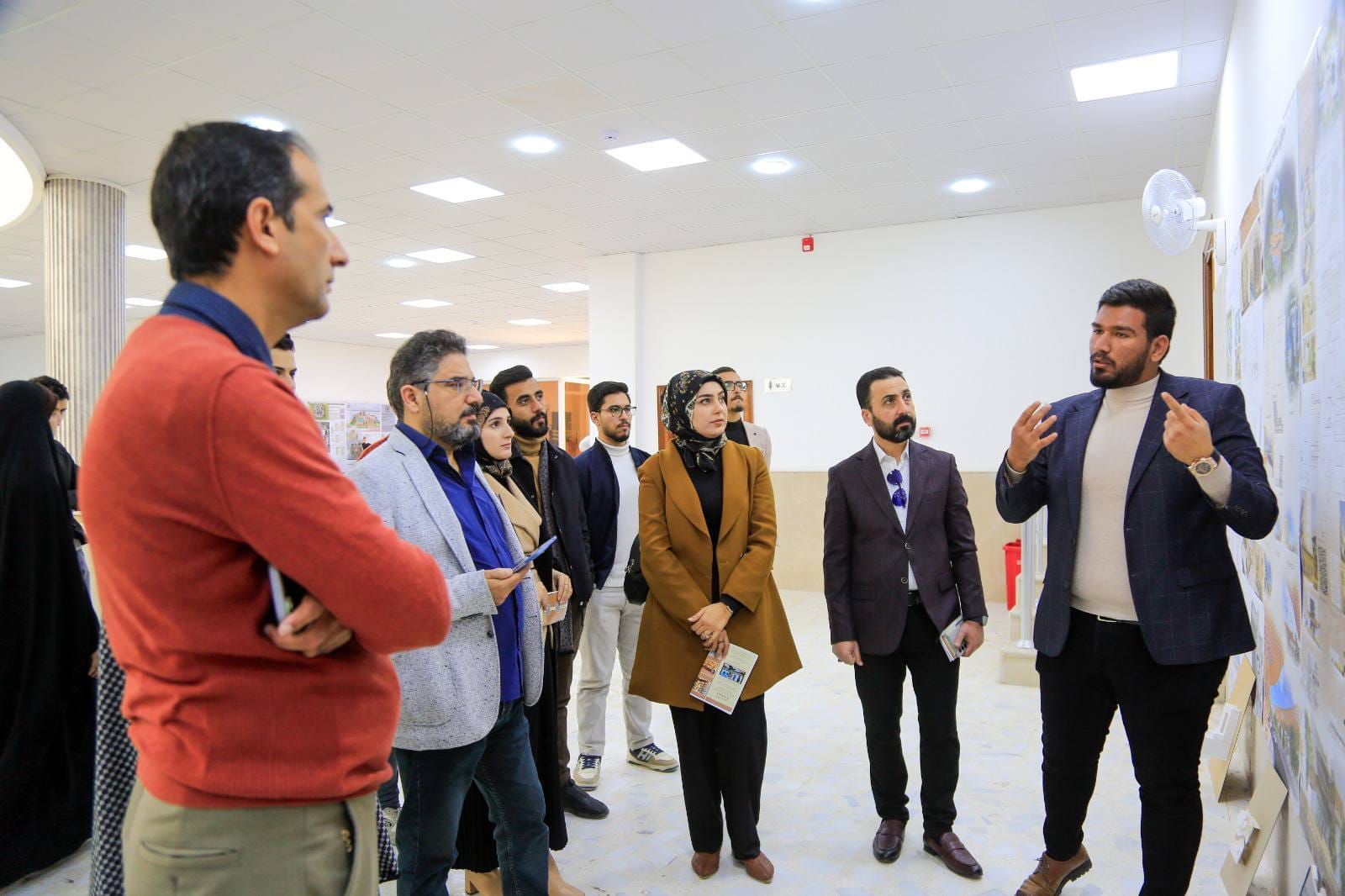 طلبة كلية الهندسة بجامعة الكوفة يقدمون مشاريع تصميم معمارية متميزة في النجف