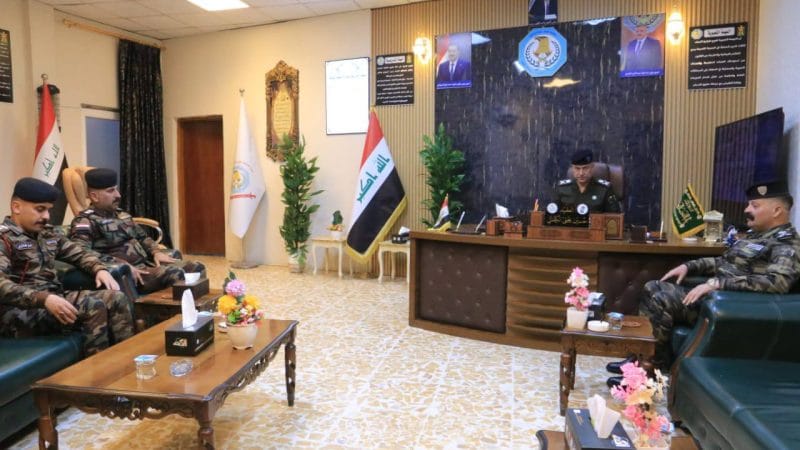 مؤكدا على خدمة زوار مرقد الامام علي بن ابي طالب (ع) قائد شرطة النجف يتفقد فوج طوارئ النجف الأول المكلف بحماية المدينة القديمة