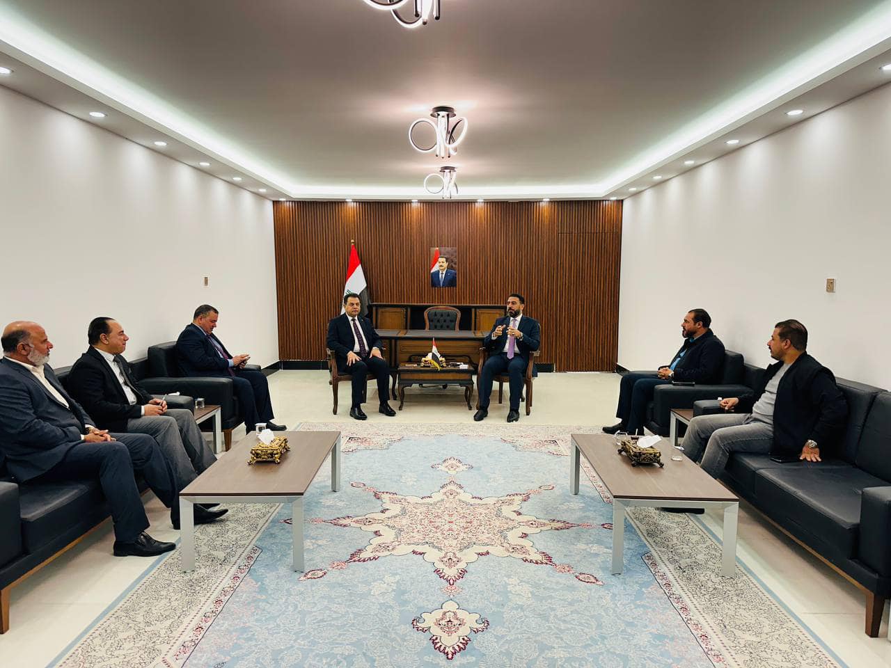 لقاء مثمر في النجف: تعزيز التربية ودعم المبادرات الإنسانية”