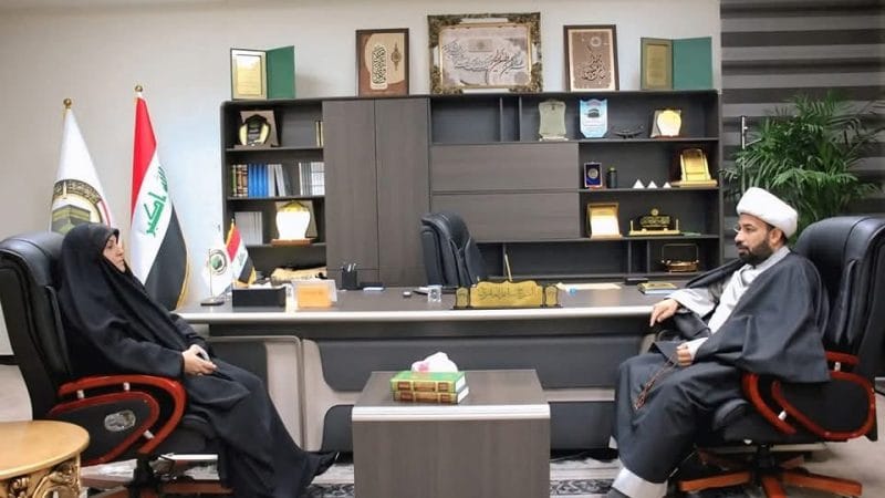 سهام المحنة تلتقي رئيس هيأة الحج والعمرة في النجف.