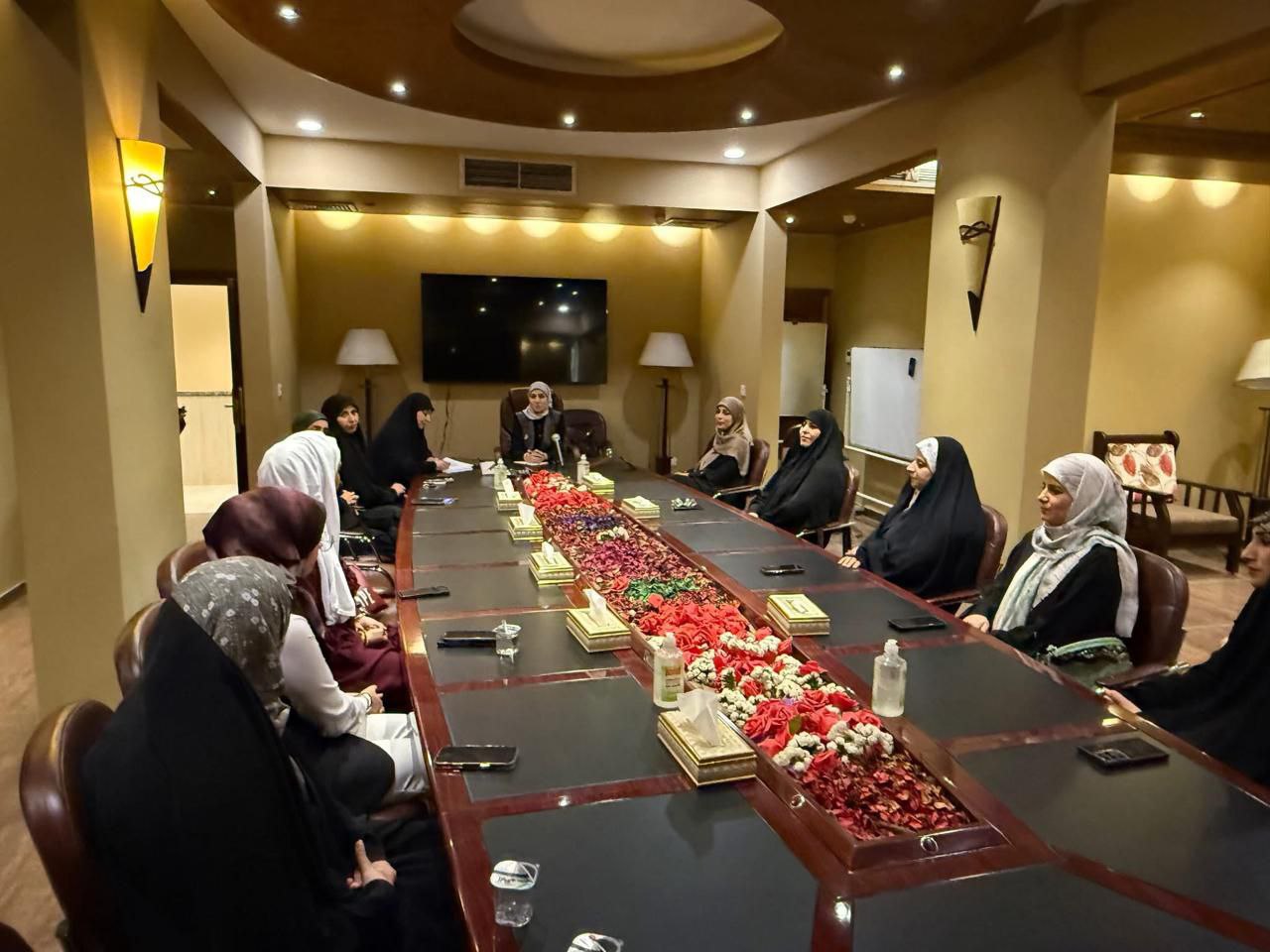 جلسة حوارية للنساء حول البرامج الانتخابية