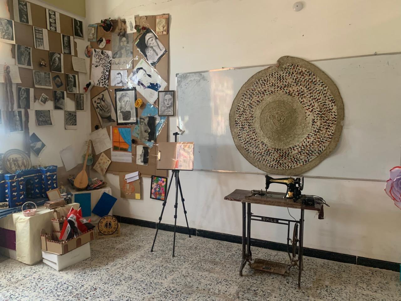 حين يلتقي الإبداع بالتفوّق.. إعدادية سيد الجنوب للبنات تفتتح معرضاً فنياً وتكرّم المتفوقات