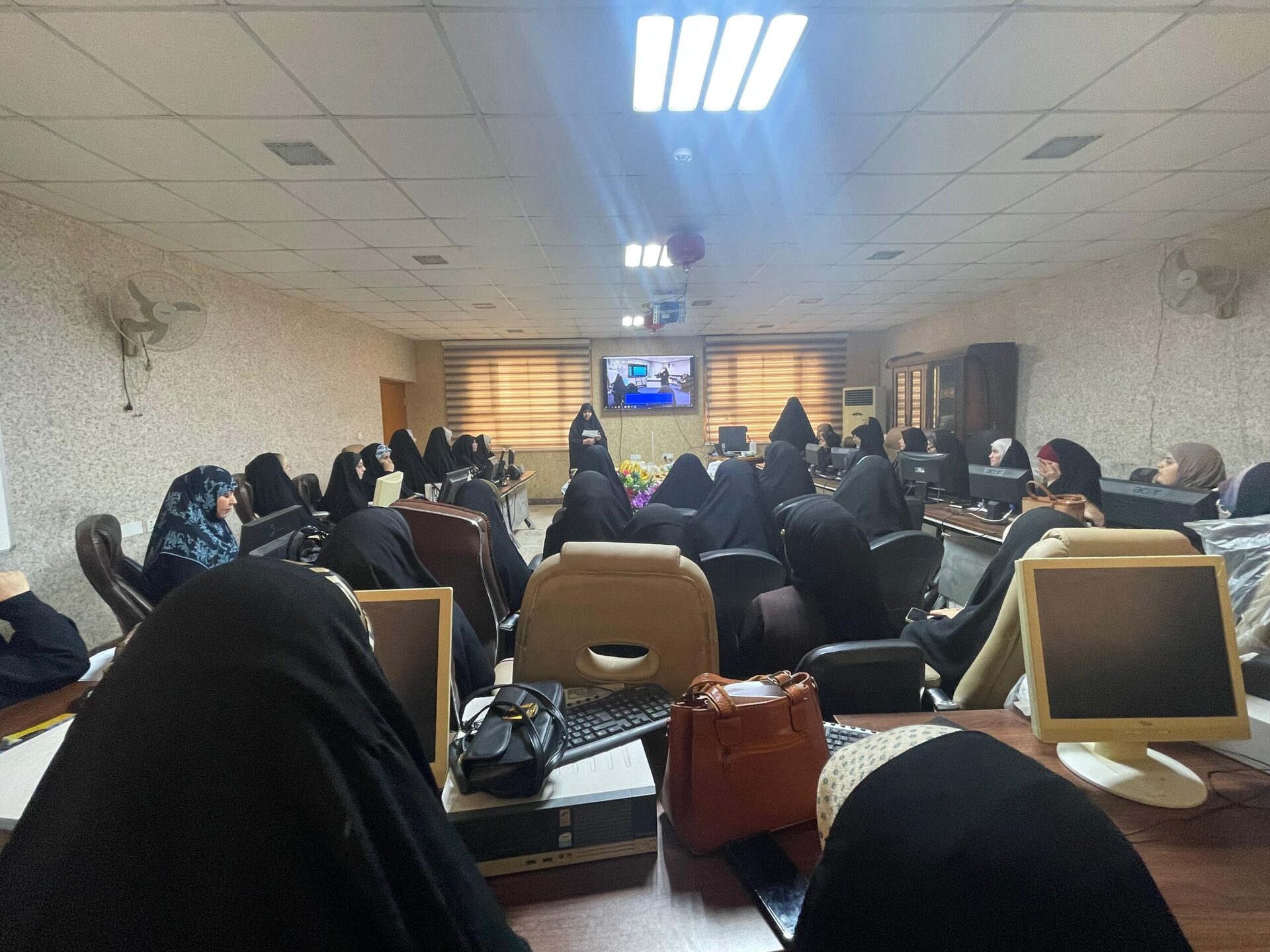 المرأةُ سندُ الأسرة وعمادُ المؤسسة  صحةُ النجف الاشرف  تُحيي إنجازات النساء وتواجه العنف الرقمي بالتوعية والتثقيف